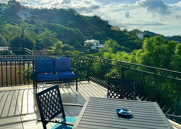 Сasa de vacaciones Seaside Serenity 2b2b With Panoramic Terrace Coco